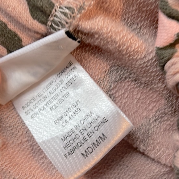 2 piece leopard heart lounge set - Picture 2 of 4